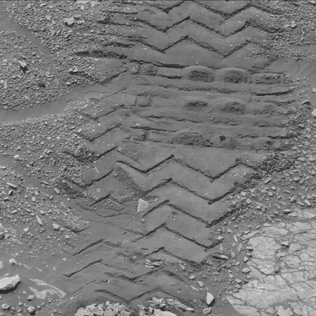 Sol 2933: Mast Camera (Mastcam)