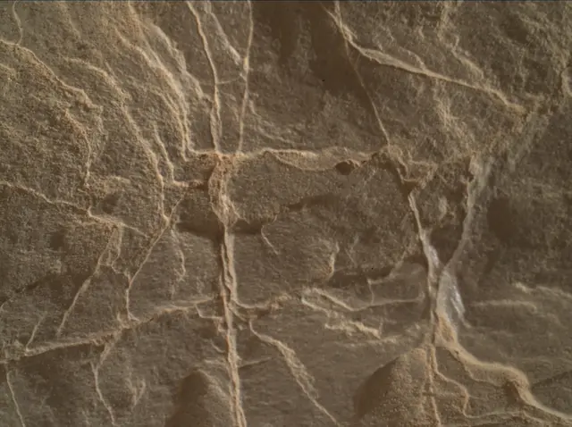Sol 2935: Mars Hand Lens Imager (MAHLI)