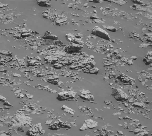 Sol 2940: Mast Camera (Mastcam)