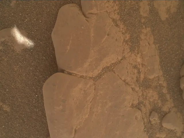 Sol 2942: Mars Hand Lens Imager (MAHLI)