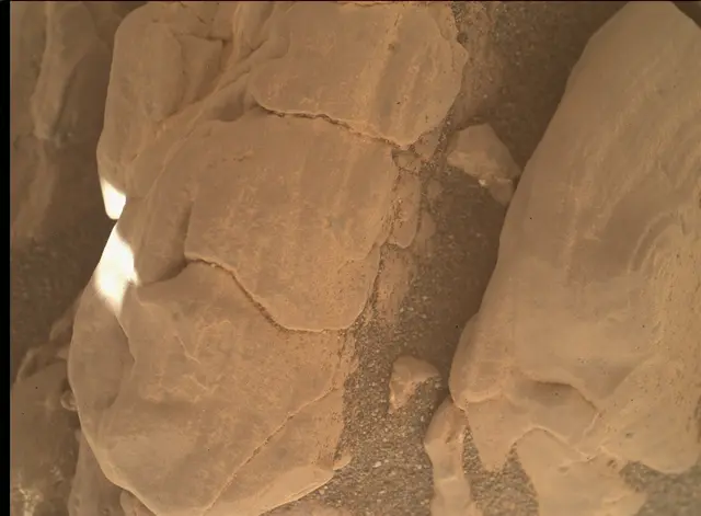 Sol 2942: Mars Hand Lens Imager (MAHLI)