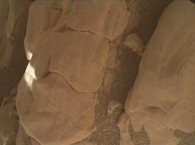 Sol 2942: Mars Hand Lens Imager (MAHLI)