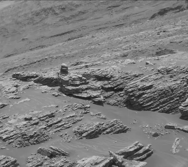Sol 2943: Mast Camera (Mastcam)