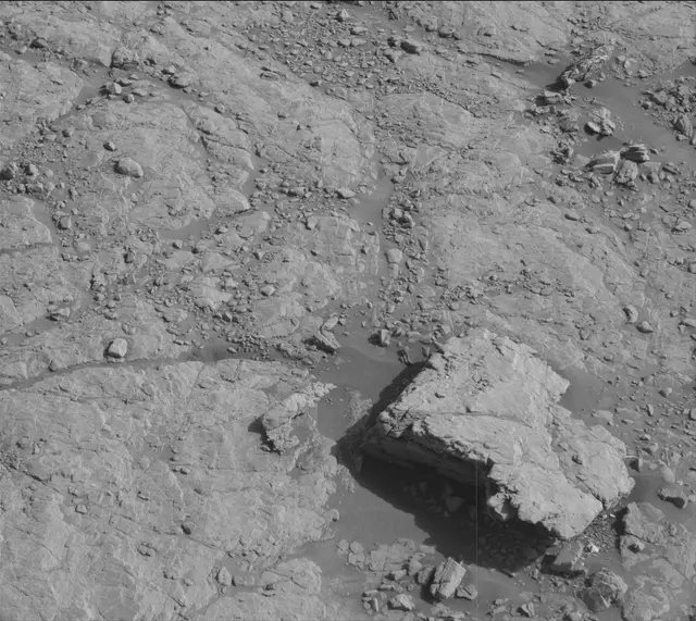 Sol 2943: Mast Camera (Mastcam)