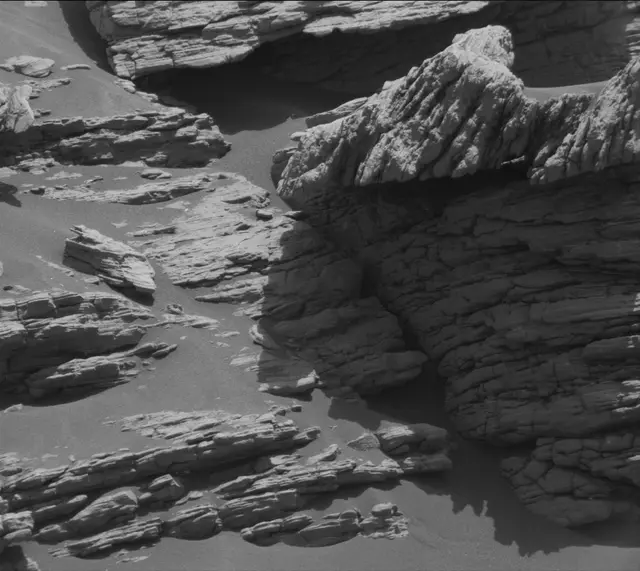 Sol 2943: Mast Camera (Mastcam)