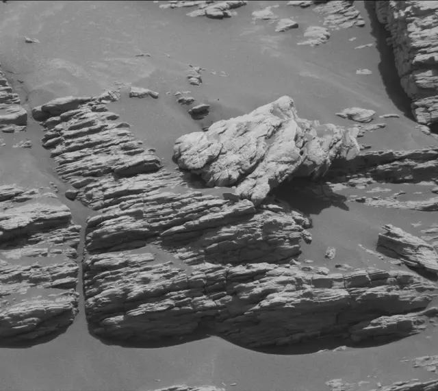 Sol 2943: Mast Camera (Mastcam)