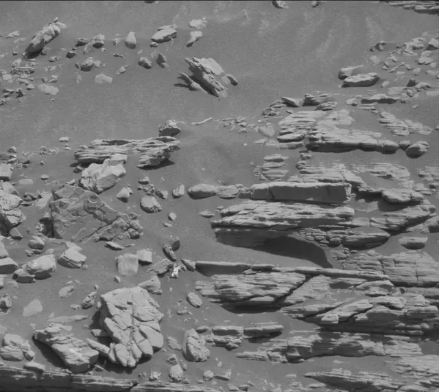 Sol 2943: Mast Camera (Mastcam)