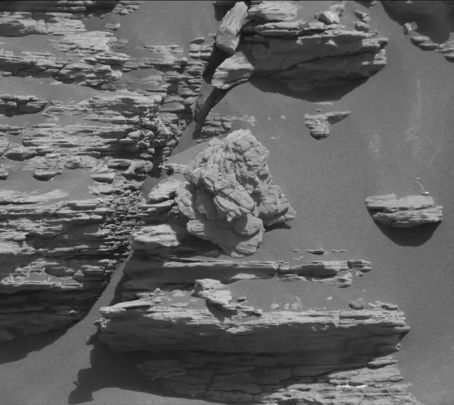 Sol 2943: Mast Camera (Mastcam)