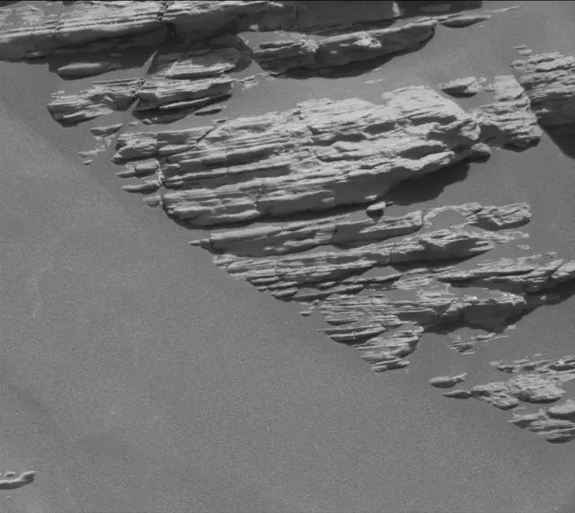 Sol 2943: Mast Camera (Mastcam)