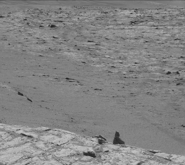Sol 2946: Mast Camera (Mastcam)