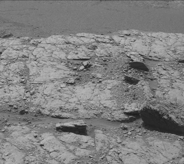 Sol 2946: Mast Camera (Mastcam)