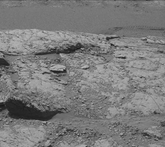 Sol 2946: Mast Camera (Mastcam)