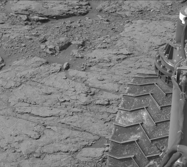 Sol 2946: Mast Camera (Mastcam)