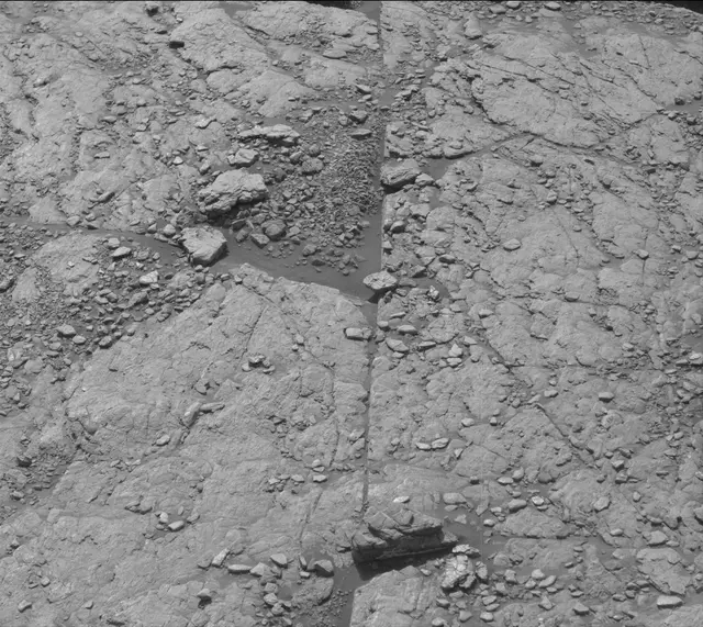 Sol 2946: Mast Camera (Mastcam)