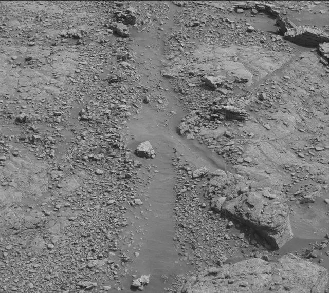 Sol 2946: Mast Camera (Mastcam)