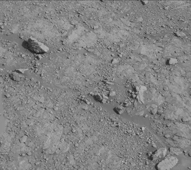 Sol 2946: Mast Camera (Mastcam)