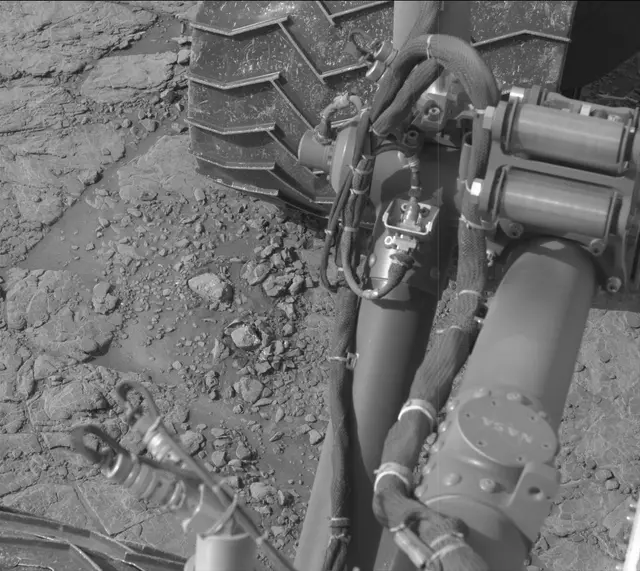 Sol 2946: Mast Camera (Mastcam)