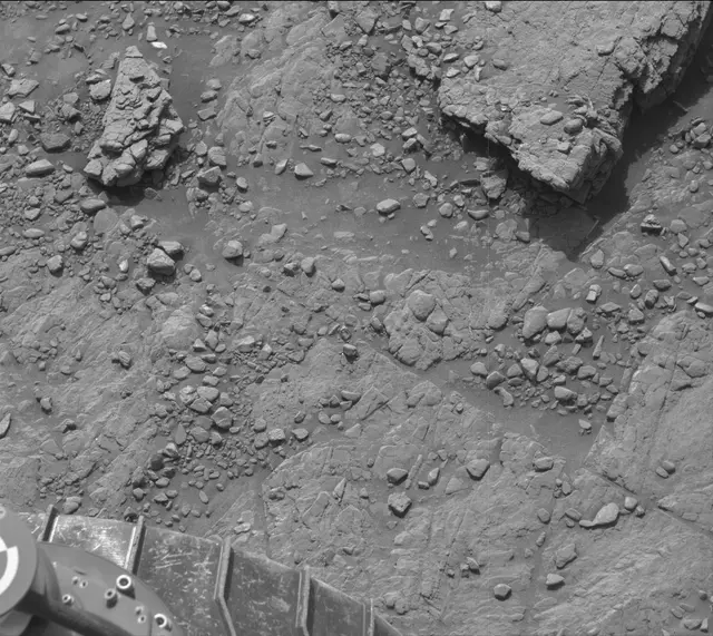 Sol 2946: Mast Camera (Mastcam)