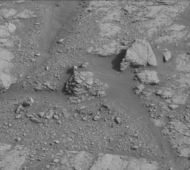 Sol 2947: Mast Camera (Mastcam)