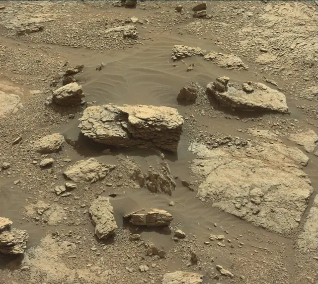 Sol 2947: Mast Camera (Mastcam)
