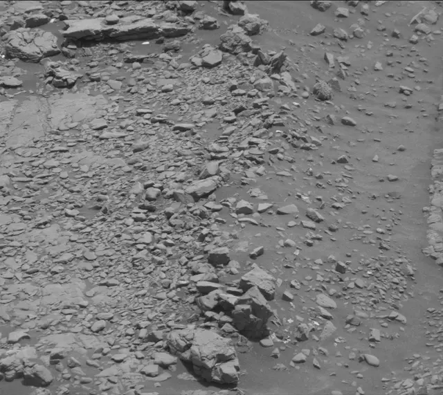 Sol 2947: Mast Camera (Mastcam)