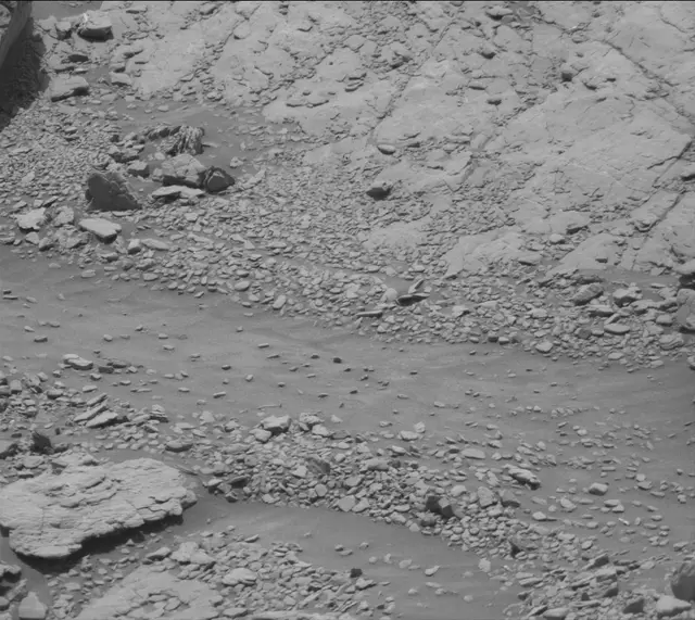 Sol 2947: Mast Camera (Mastcam)