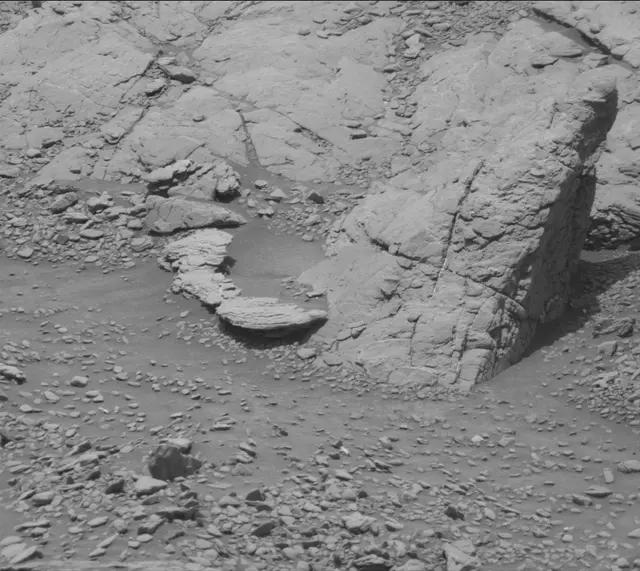 Sol 2947: Mast Camera (Mastcam)