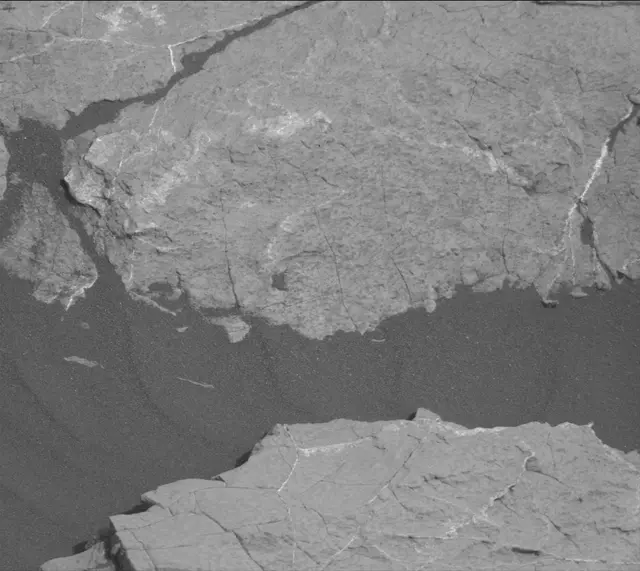 Sol 2998: Mast Camera (Mastcam)