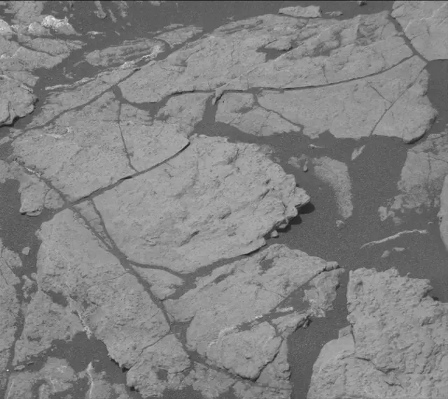 Sol 2999: Mast Camera (Mastcam)