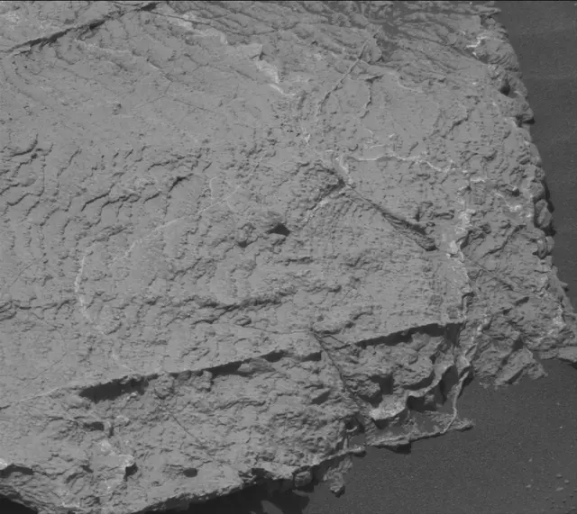 Sol 2999: Mast Camera (Mastcam)