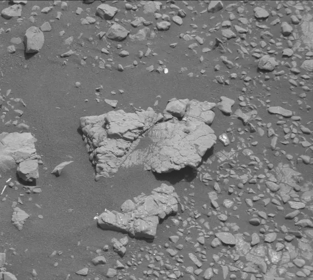 Sol 3004: Mast Camera (Mastcam)