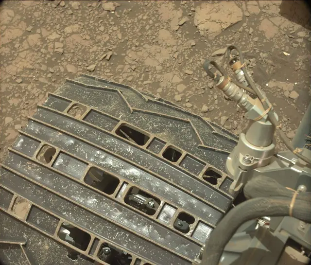 Sol 3005: Mast Camera (Mastcam)