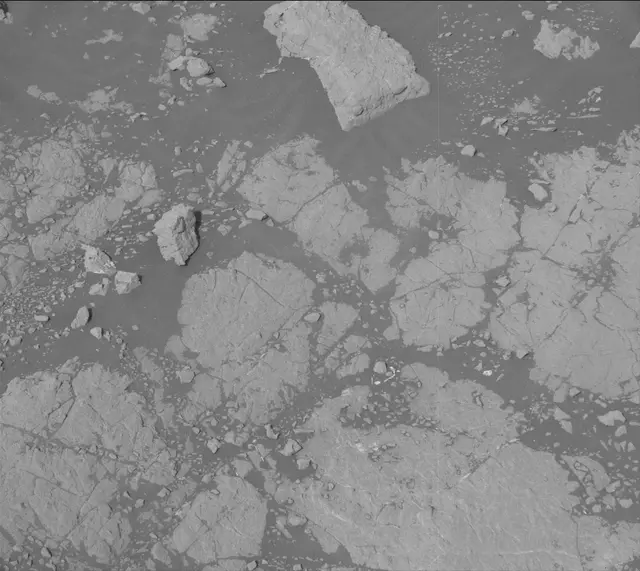 Sol 3038: Mast Camera (Mastcam)