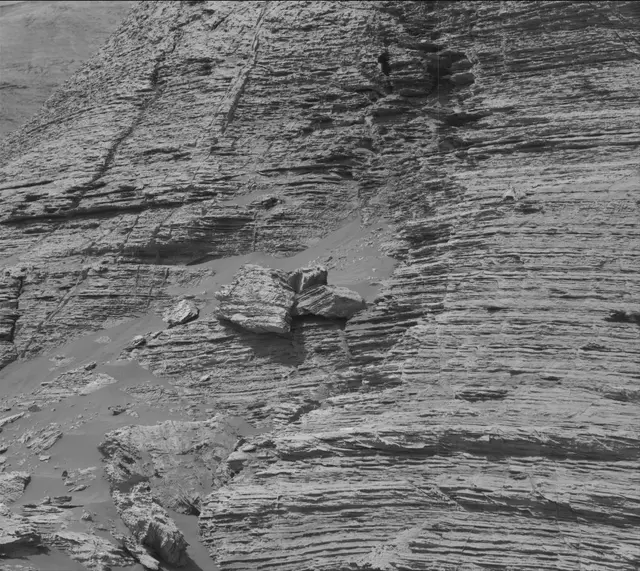Sol 3060: Mast Camera (Mastcam)