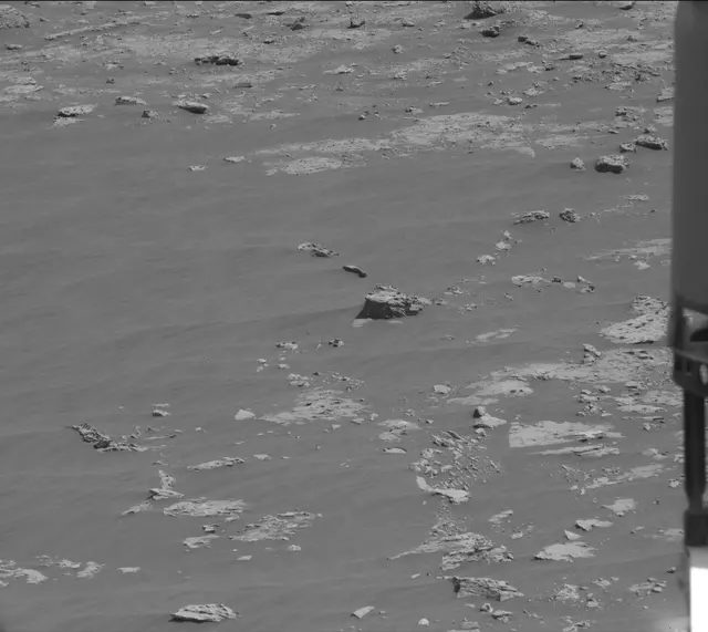 Sol 3060: Mast Camera (Mastcam)