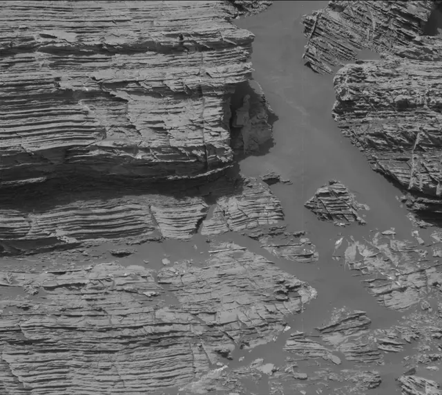 Sol 3060: Mast Camera (Mastcam)