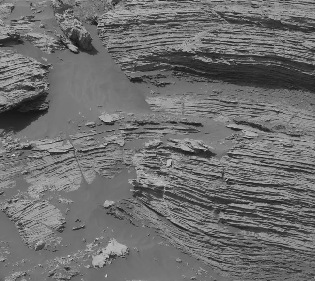 Sol 3060: Mast Camera (Mastcam)