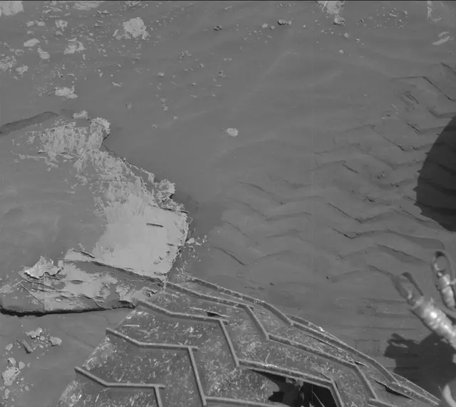 Sol 3060: Mast Camera (Mastcam)