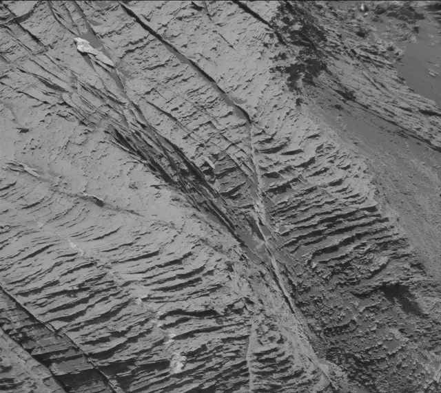 Sol 3061: Mast Camera (Mastcam)
