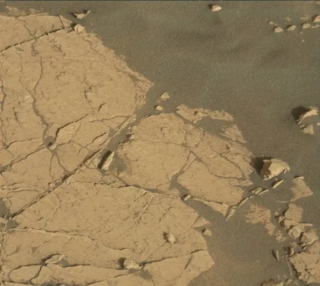 Sol 3066: Mast Camera (Mastcam)