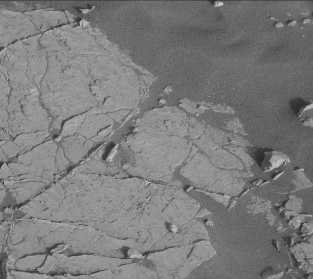 Sol 3066: Mast Camera (Mastcam)
