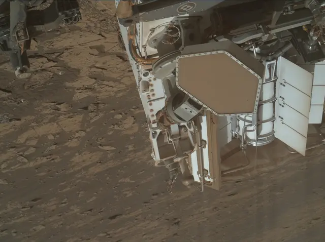 Sol 3070: Mars Hand Lens Imager (MAHLI)