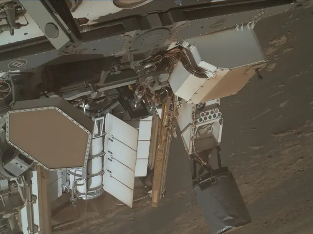 Sol 3070: Mars Hand Lens Imager (MAHLI)