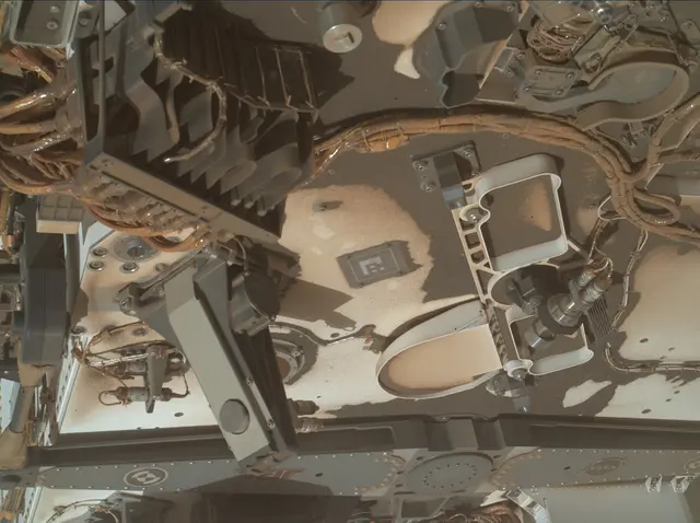 Sol 3070: Mars Hand Lens Imager (MAHLI)