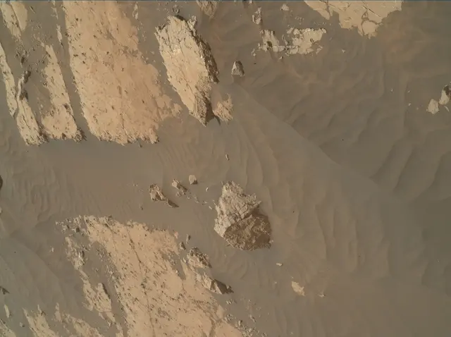 Sol 3070: Mars Hand Lens Imager (MAHLI)