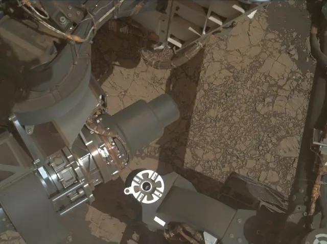 Sol 3070: Mars Hand Lens Imager (MAHLI)