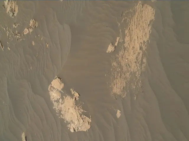 Sol 3070: Mars Hand Lens Imager (MAHLI)