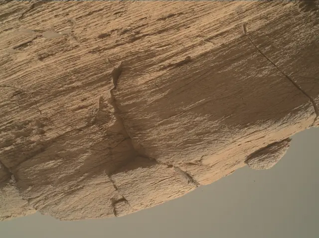 Sol 3070: Mars Hand Lens Imager (MAHLI)