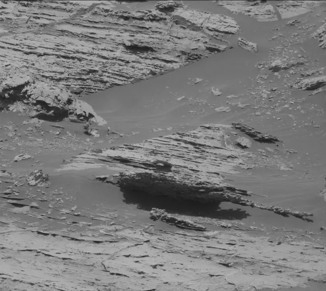 Sol 3076: Mast Camera (Mastcam)