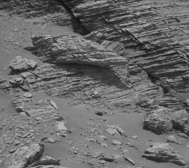 Sol 3076: Mast Camera (Mastcam)